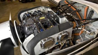 Image of a well-functioning airplane engine with healthy hoses.